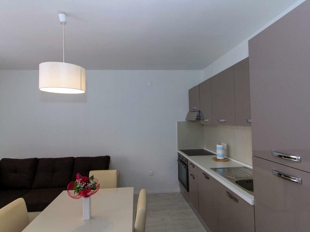 Roli Hotell Zadar Exteriör bild