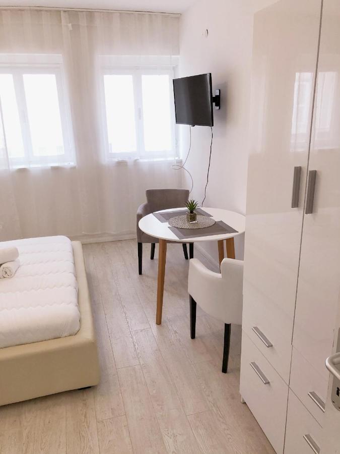 Roli Hotell Zadar Exteriör bild