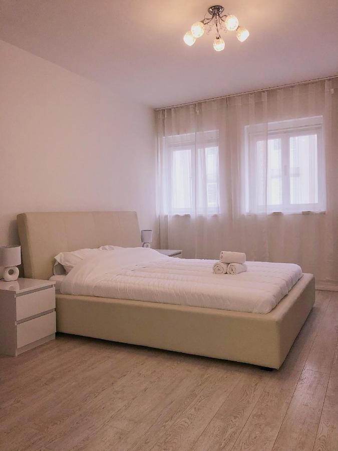 Roli Hotell Zadar Exteriör bild